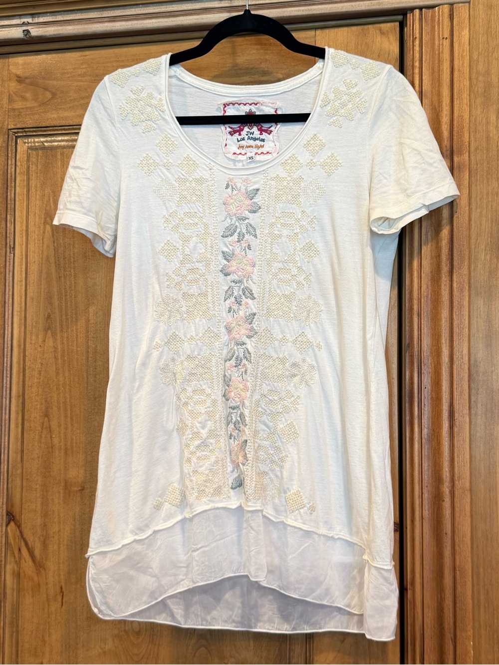 JW Los Angeles Johnny Was Joy Love Light White Embroidered Tee Top XS Boho